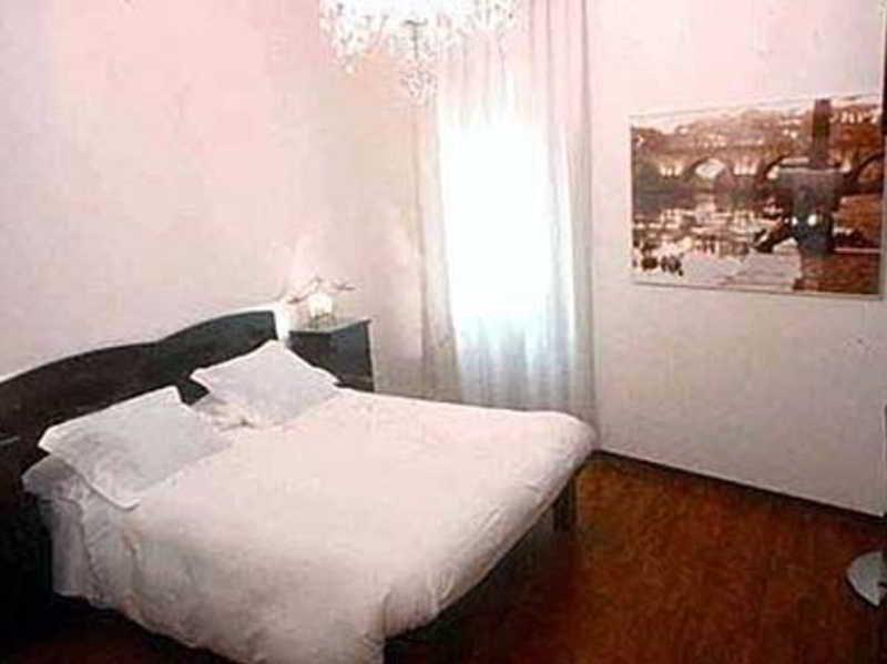Roma Resort Trevi Bilik gambar