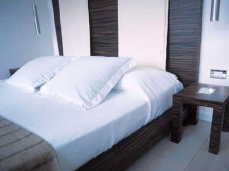 Roma Resort Trevi Bilik gambar